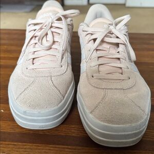 adidas Women's VL court. Light pink